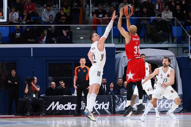 BASKET - Euroleague - EA7 Emporio Armani Milano vs Real Madrid Shavon Shields (EA7 Emporio Armani Olimpia Milano) during EA7 Emporio Armani Milano vs Real Madrid, Basketball Euroleague match in Assago (MI), Italy, December 16 2025 Assago (MI) Italy  Copyright: xIPAxSport ABACAx