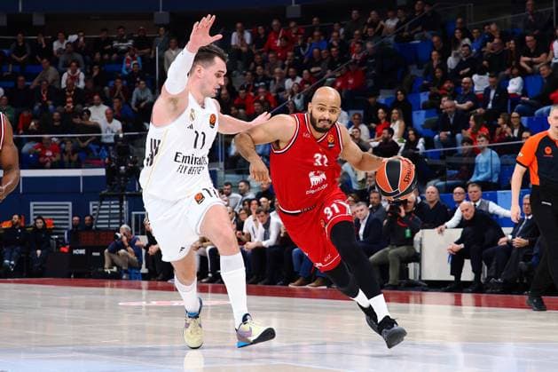 BASKET - Euroleague - EA7 Emporio Armani Milano vs Real Madrid Shavon Shields (EA7 Emporio Armani Olimpia Milano) during EA7 Emporio Armani Milano vs Real Madrid, Basketball Euroleague match in Assago (MI), Italy, December 16 2025 Assago (MI) Italy  Copyright: xIPAxSport ABACAx