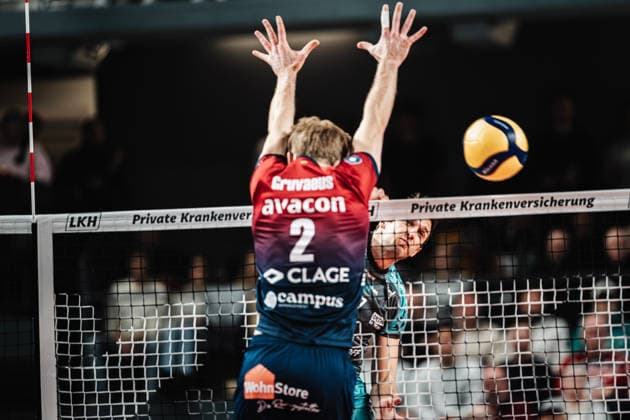 Volleyball Men Season 2025 2026 1 Volleyball Bundesliga Men DVV Cup Semifinal SVG Lüneburg vs SWD powervolleys Düren 16 12 2025 Jordan Canham 7, SWD powervolleys Düren attacking Daniel Gruvaeus 2, SVG Lüneburg Lüneburg LKH Arena Niedersachsen Germany