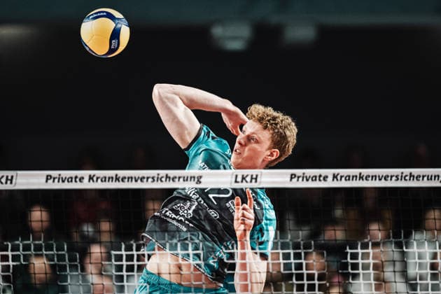 Volleyball Men Season 2025 2026 1 Volleyball Bundesliga Men DVV Cup Semi-Final SVG Lüneburg vs SWD powervolleys Düren 16 12 2025 Siebe Korenblek 12, SWD powervolleys Düren on the attack Lüneburg LKH Arena Niedersachsen Germany