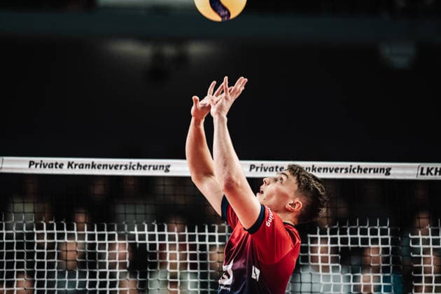 Volleyball Men Season 2025 2026 1 Volleyball Bundesliga Men DVV Pokal Semifinal SVG Lüneburg vs SWD powervolleys Düren 16 12 2025 Pass by Santeri Välimaa 12, SVG Lüneburg Lüneburg LKH Arena Niedersachsen Germany