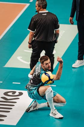Volleyball Men Season 2025 2026 1 Volleyball Bundesliga Men DVV Cup Semi-Final SVG Lüneburg vs SWD powervolleys Düren 16 12 2025 Joris Berkhout 3, SWD powervolleys Düren misses the ball Lüneburg LKH Arena Niedersachsen Germany