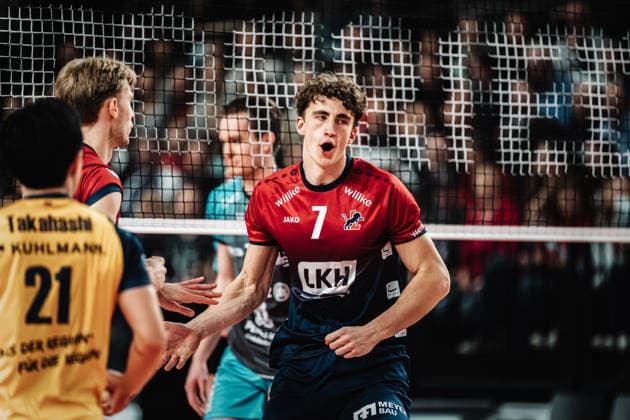 Volleyball Men Season 2025 2026 1 Volleyball Bundesliga Men DVV Cup Semifinal SVG Lüneburg vs SWD powervolleys Düren 16 12 2025 Joscha Kunstmann 7, SVG Lüneburg cheers Lüneburg LKH Arena Niedersachsen Germany