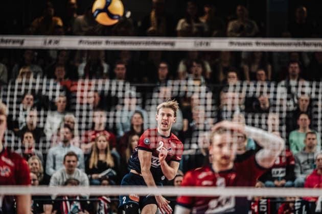 Volleyball Men Season 2025 2026 1 Volleyball Bundesliga Men DVV Cup Semi-Final SVG Lüneburg vs SWD powervolleys Düren 16 12 2025 Serve by Daniel Gruvaeus 2, SVG Lüneburg Lüneburg LKH Arena Niedersachsen Germany