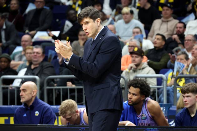 DEU, Basketball Champions League BCL , ALBA vs BC Sabah, 16 12 2025, Uber Arena, Berlin, DEU, Basketball Champions League BCL , ALBA vs BC Sabah, in the picture CHIEF TRAINER Pedro Calles ALBA Berlin nordphotoxGmbHx xEngler nph00076