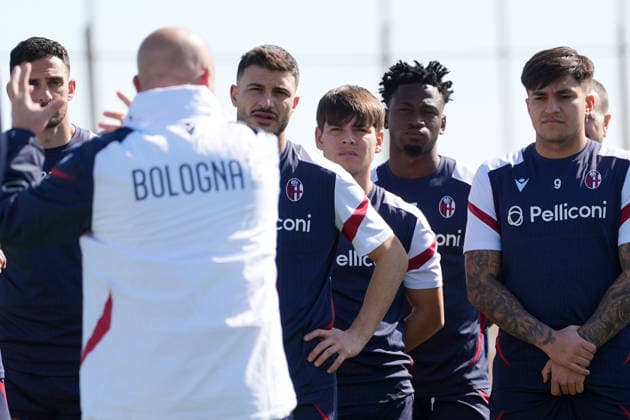 Bologna™s head coach Vincenzo Italiano during the training session at Riyadh , Saudi Arabia - EA Sports FC italian Supercup 2025 2026 Soccer - Wednesday, December 17 , 2025  Copyright: xSpada LaPressex