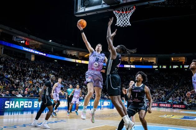 Basketball Berlin 16 12 2025 Season 2025 2026 Basketball Champions League BCL Alba Berlin Sabah BC Baku Justin Bean Alba Berlin, No 34 Jean Marc Pansa Sabah, No 27