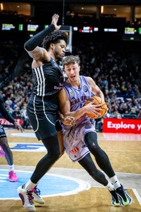 Basketball Berlin 16 12 2025 Season 2025 2026 Basketball Champions League BCL Alba Berlin Sabah BC Baku Alex O Connell Alba Berlin, No 03 Justin Tillman Sabah, No 01