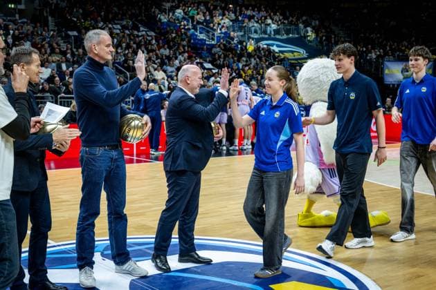 Basketball Berlin 16 12 2025 Season 2025 2026 Basketball Champions League BCL Alba Berlin Sabah BC Baku Award ceremony Best young players Michael Geißler BEA Henning Harnisch Alba Kai Wegner Governing Mayor of Berlin Rosalie Esser Alba, No 22 and others