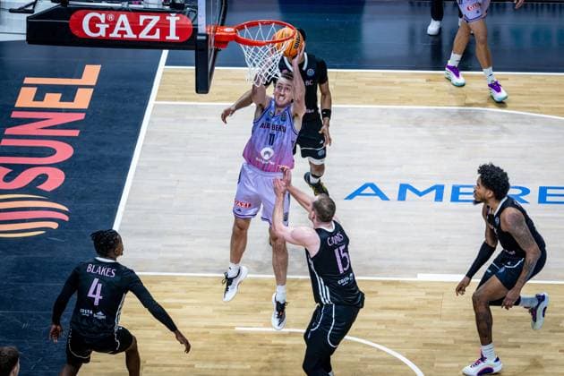 Basketball Berlin 16 12 2025 Season 2025 2026 Basketball Champions League BCL Alba Berlin Sabah BC Baku Moses Wood Alba Berlin, No 11 Klavs Cavars Sabah, No 15