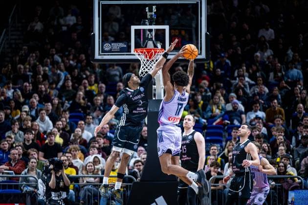 Basketball Berlin 16 12 2025 Season 2025 2026 Basketball Champions League BCL Alba Berlin Sabah BC Baku Norris Agbakoko Alba Berlin, No 17 Keith Jordan Sabah, No 02