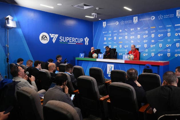 Nicola Pozzi, AC Milan s goalkeeper Mike Maignan and AC Milan™s head coach Massimiliano Allegri during AC Milan press conference, PK, Pressekonferenz at Al Awwal Park Stadium in Riyadh, Saudi Arabia - EA Sports FC italian Supercup 2025 2026 - Soccer - Wednesday December 17, 2025  Copyright: xMassimoxPaolone LaPressex
