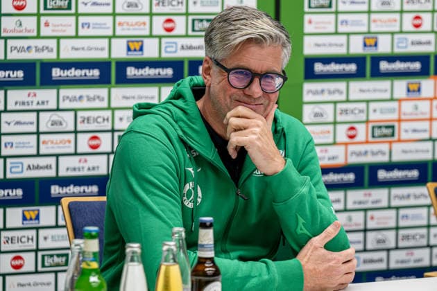 Press conference HSG Wetzlar, 17 12 25 Runar Sigtryggsson HSG Wetzlar Press conference HSG Wetzlar Wetzlar, 17 12 25 Copyright: xBEAUTIFULxSPORTS Roeczeyx