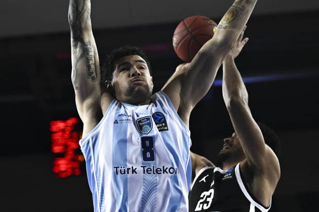 Turk Telekom v JL Bourg - EuroCup Basketball ANKARA, TURKIYE - DECEMBER 17: Jordan Usher (8) of Turk Telekom in action against Ricardo Lindo (23) of JL Bourg during EuroCup Basketball group B week 11 match between Turk Telekom and JL Bourg at Ankara Arena in Ankara, Turkiye on December 17, 2025. Mehmet Futsi Anadolu Ankara Turkey. Editorial use only. Please get in touch for any other usage.  Copyright: x2025xAnadoluxMehmetxFutsix