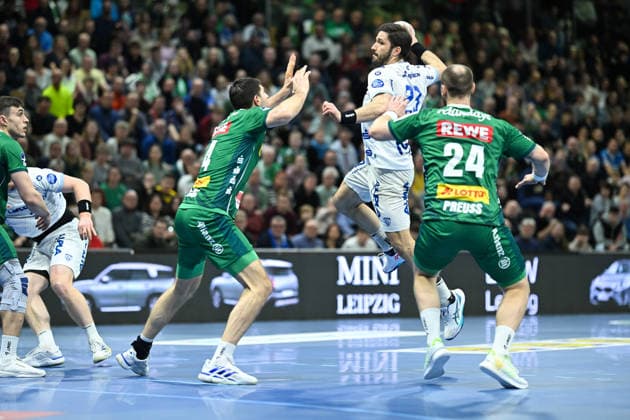 Tim Suton TBV Lemgo Lippe, 23 SC DHfK Leipzig vs TBV Lemgo Lippe, handball, DHB Cup quarter-finals, 2025 2026 season, 17 12 2025 SC DHfK Leipzig vs TBV Lemgo Lippe, handball, DHB Cup quarter-finals, 2025 2026 season, 17 12 2025 Dresden Copyright: xEibner-Pressefoto xHoepnerx EP_PHR