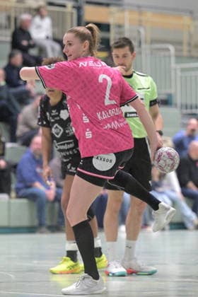 Selina Lindemann TusSies Metzingen, 02 at 7 meter TusSies Metzingen vs ATH Strasbourg, handball, test match, season 2025 2026, 17 12 2025 TusSies Metzingen vs ATH Strasbourg, handball, test match, season 2025 2026, 17 12 2025 Metzingen Copyright: xEibner-Pressefoto TobiasxBaurx EP_TBR