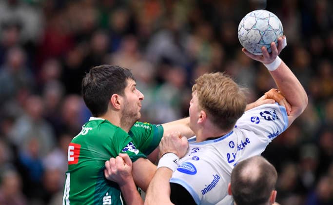 17 12 2025, Lemgos Lukas Hutecek, handball, DHB Cup, SC DHfK Leipzig TBV Lemgo Lippe, c Dresden