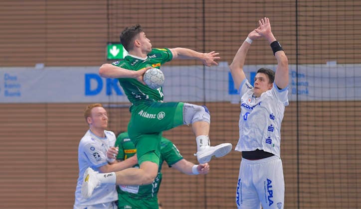 17 12 2025, Leipzigs Matej Klima throws, Handball, DHB Pokal, SC DHfK Leipzig TBV Lemgo Lippe, c Dresden