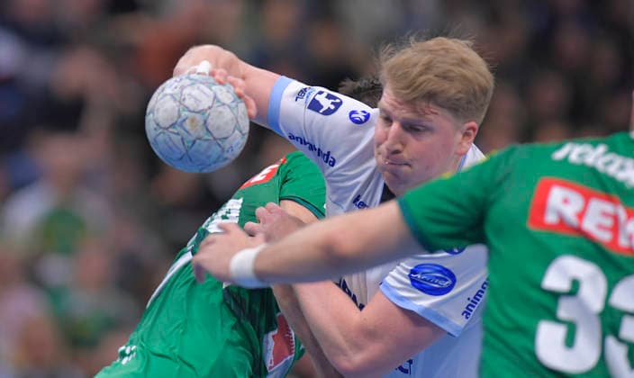 17 12 2025, Lemgos Lukas Hutecek, handball, DHB Cup, SC DHfK Leipzig TBV Lemgo Lippe, c Dresden