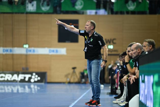 Frank Carstens Head Coach SC DHfK Leipzig SC DHfK Leipzig vs TBV Lemgo Lippe, Handball, DHB Cup quarter-finals, 2025 2026 season, 17 12 2025 SC DHfK Leipzig vs TBV Lemgo Lippe, Handball, DHB Cup quarter-finals, 2025 2026 season, 17 12 2025 Dresden Copyright: xEibner-Pressefoto xHoepnerx EP_PHR