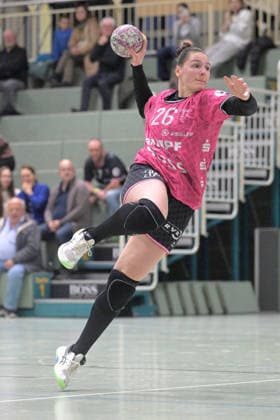 Svenja Huebner TusSies Metzingen, 26 TusSies Metzingen vs ATH Strasbourg, handball, test match, season 2025 2026, 17 12 2025 TusSies Metzingen vs ATH Strasbourg, handball, test match, season 2025 2026, 17 12 2025 Metzingen Copyright: xEibner-Pressefoto TobiasxBaurx EP_TBR