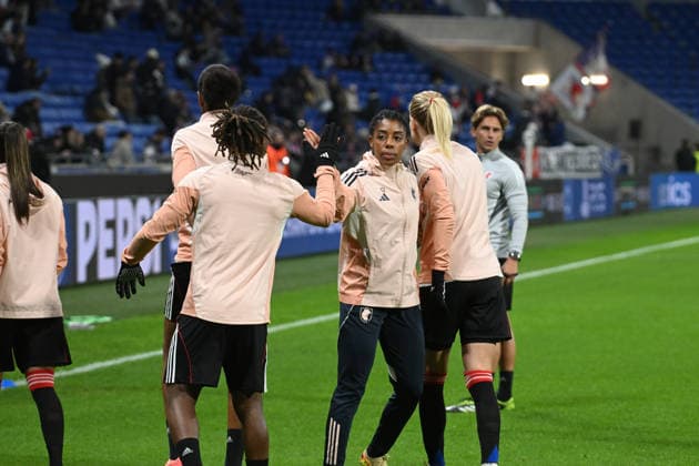 Football : OL Lyonnes v Atletico Madrid - UEFA Womens champions league Players of Lyon training during the UEFA Womens champions league match between OL Lyonnes and Atletico Madrid at Groupama Stadium Decines Charpieu Lyon France on December 17, 2025 LYONFrance  Copyright: xMouradxAllilix