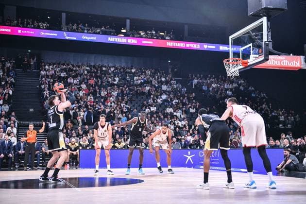 December 17, 2025, Decines, Aura, FRANCE: ZACH SEULJAAS from LDLC ASVEL during the Turkish Airlines EuroLeague basketball match between LDLC ASVEL and Bayern Munich on 17 December 2025 at LDLC Arena in Do cines-Charpieu near Lyon, France Decines FRANCE - ZUMAl230 20251217_zip_l230_002 Copyright: xCyrilxLestagex