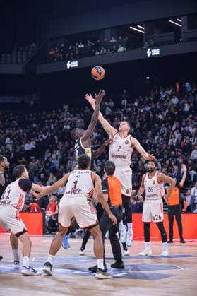 December 17, 2025, Decines, Aura, FRANCE: Kickoff during the Turkish Airlines EuroLeague basketball match between LDLC ASVEL and Bayern Munich on 17 December 2025 at LDLC Arena in Do cines-Charpieu near Lyon, France Decines FRANCE - ZUMAl230 20251217_zip_l230_004 Copyright: xCyrilxLestagex