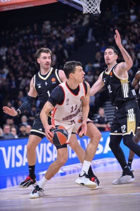 December 17, 2025, Decines, Aura, FRANCE: VLADIMIR LUCIC from Bayern Munich during the Turkish Airlines EuroLeague basketball match between LDLC ASVEL and Bayern Munich on 17 December 2025 at LDLC Arena in Do cines-Charpieu near Lyon, France Decines FRANCE - ZUMAl230 20251217_zip_l230_005 Copyright: xCyrilxLestagex