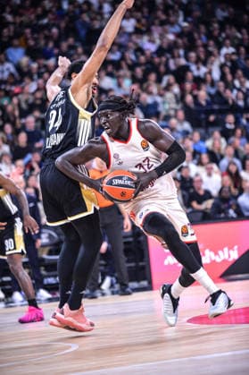 December 17, 2025, Decines, Aura, FRANCE: GABRIEL WEYNYEN from Bayern Munich during the Turkish Airlines EuroLeague basketball match between LDLC ASVEL and Bayern Munich on 17 December 2025 at LDLC Arena in Do cines-Charpieu near Lyon, France Decines FRANCE - ZUMAl230 20251217_zip_l230_008 Copyright: xCyrilxLestagex