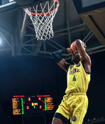 Mersin Spor v Filou Oostende - Basketball Champions League MERSIN, TURKIYE - DECEMBER 17: Ronald March Jr (4) of Mersin Spor dunks the ball during the Basketball Champions League group G match between Mersin Spor and Filou Oostende at Servet Tazegul Arena in Mersin, Turkiye on December 17, 2025. Serkan Avci Anadolu Mersin Turkey. Editorial use only. Please get in touch for any other usage.  Copyright: x2025xAnadoluxSerkanxAvcix