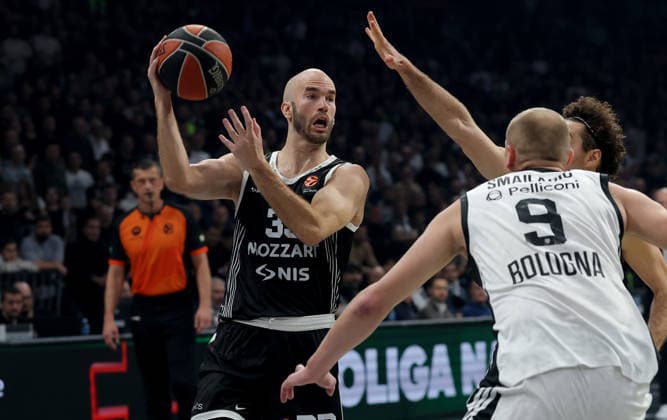 Partizan v Virtus, Euroleague, season 2025 2026, round 16 Belgrade, Serbia. 17th Dec, 2025. Partizan s Nick Calathes during Euroleague basketball match between Partizan and Virtus on December 17. 2025. in Belgrade, Serbia. Belgrade Serbia Copyright: xPedjaxMilosavljevic STARSPORTx