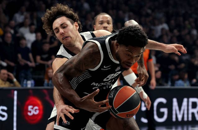 Partizan v Virtus, Euroleague, season 2025 2026, round 16 Belgrade, Serbia. 17th Dec, 2025. Partizan s Tyrique Jones vies with Virtus Bologna s Alessandro Pajola during Euroleague basketball match between Partizan and Virtus on December 17. 2025. in Belgrade, Serbia. Belgrade Serbia Copyright: xPedjaxMilosavljevic STARSPORTx