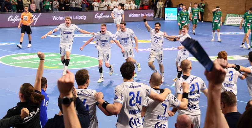 Dresden, 17 12 2025, Ballsportarena, Handball, DHB Pokal, Quarterfinal , SC DHfK Leipzig vs TBV Lemgo 27 35, In the picture Lemgo celebrates the entry into the FinalFour , For editorial use only Only editorial use , DHB HBL regulations prohibit any use of photographs as image sequences and or quasi video ,