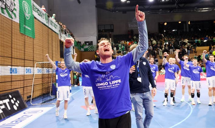 Dresden, 17 12 2025, Ballsportarena, Handball, DHB Pokal, Viertelfinale , SC DHfK Leipzig vs TBV Lemgo 27 35, Im Bild Lemgo celebrates the entry into the FinalFour Constantin Möstl Moestl 1, Lemgo , Nur zur redaktionellen Nutzung Only editorial use , DHB HBL regulations prohibit any use of photographs as image sequences and or quasi video ,