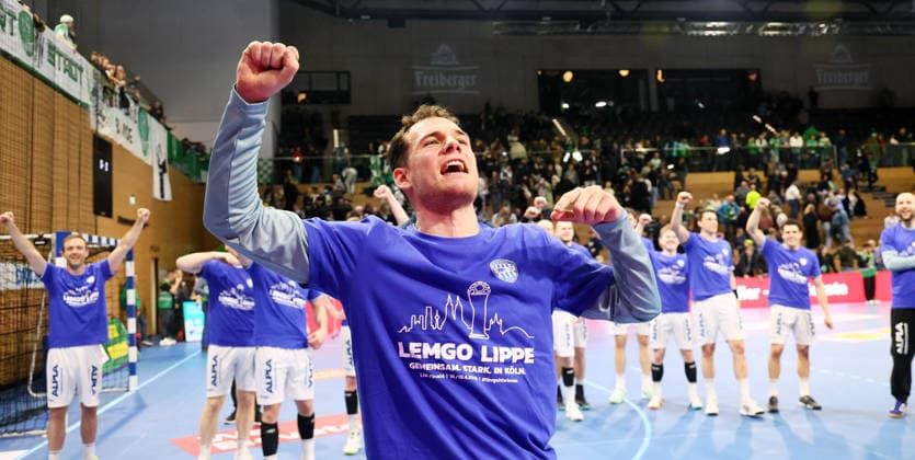 Dresden, 17 12 2025, Ballsportarena, Handball, DHB Pokal, Viertelfinale , SC DHfK Leipzig vs TBV Lemgo 27 35, Im Bild Lemgo celebrates the entry into the FinalFour Constantin Möstl Moestl 1, Lemgo , Nur zur redaktionellen Nutzung Only editorial use , DHB HBL regulations prohibit any use of photographs as image sequences and or quasi video ,