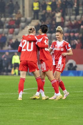 Franziska Kett 20 Bayern , Momoko Tanikawa 18 Bayern and Linda Dallmann 10 FC Bayern celebrate the 1-0 goal during the UEFA Womens Champions League match FC Bayern Munich Valerenga IF on 17 12 2025 Munich FC Bayern Campus Bayern Germany