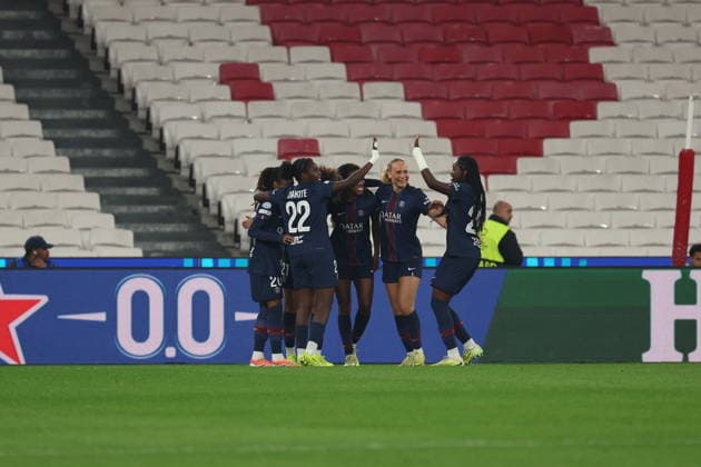 PSG team celebrating a goal during the match between SL Benfica Womens team and PSG Womens team, valid for Womens Champions League 2025 2026 at Estadio do Lisboa e Benfica on 17 December 2025. Lisboa Estadio do Sport Lisboa de Benfica Lisboa Portugal Copyright: xIMAGOx xPRIMExSPORTSxIMAGESx xFILIPExOLIVEIRAx
