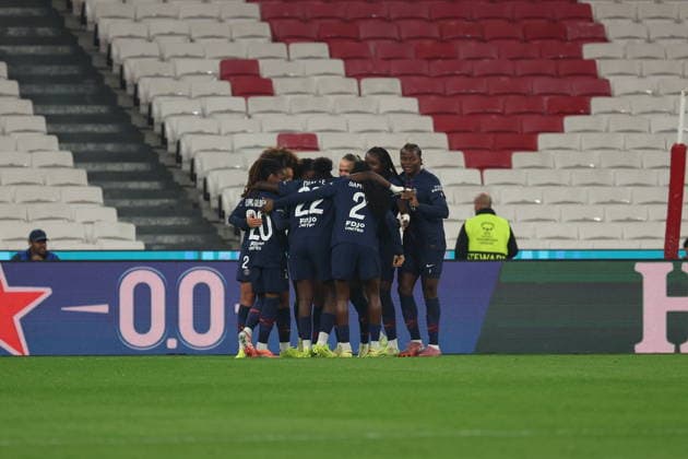 PSG team celebrating a goal during the match between SL Benfica Womens team and PSG Womens team, valid for Womens Champions League 2025 2026 at Estadio do Lisboa e Benfica on 17 December 2025. Lisboa Estadio do Sport Lisboa de Benfica Lisboa Portugal Copyright: xIMAGOx xPRIMExSPORTSxIMAGESx xFILIPExOLIVEIRAx