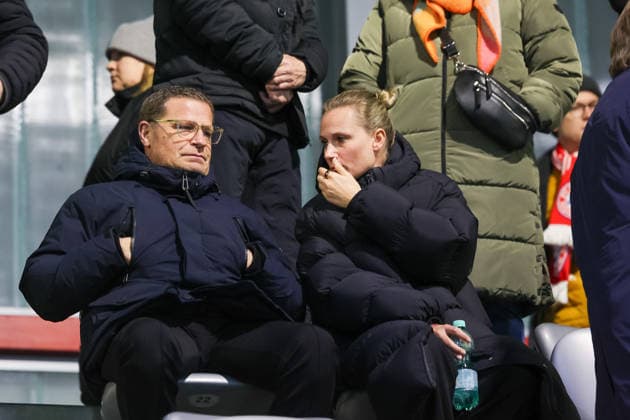 Max Eberl FC Bayern Muenchen, Sports Director with Kathleen Krueger, GER, FC Bayern Muenchen vs Valerenga IF, Football, UEFA Womens Champions League, League Phase, Matchday 6, 2025 2026 Season, 17 12 2025, GER, FC Bayern Muenchen vs Valerenga IF, Football, UEFA Womens Champions League, League Phase, Matchday 6, 2025 2026 Season, 17 12 2025 Muenchen Copyright: xEibner-Pressefoto JennixMaulx EP_JML
