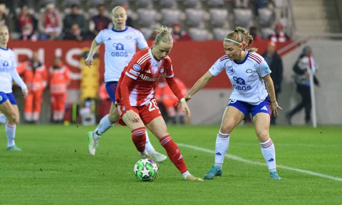 Franziska Kett (20 FC Bayern Munich) and Saedis Run Heidarsdottir (19 Valerenga) during the UEFA Womens Champions League league phase match between FC Bayern Munich and Valerenga at FC Bayern Campus in Munich, Germany. Copyright: xSvenxBeyrich SPPx Sportspressphoto_SPR74739