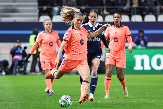 FOOTBALL FEMININ : Paris FC Vs FC Barcelone - Ligue des Champions - 17 12 2025 Laia Aleixandri (FC Barcelone) Vs Clara Mateo (Paris FC) ParisFrance  Copyright: xMichaelxBaucherx