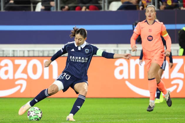 FOOTBALL FEMININ : Paris FC Vs FC Barcelone - Ligue des Champions - 17 12 2025 Clara Mateo (Paris FC) ParisFrance  Copyright: xMichaelxBaucherx