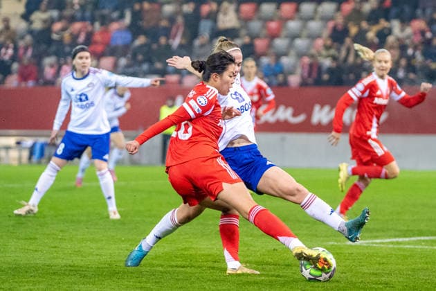 Momoko Tanikawa 18 Bayern and Saedis Heidarsdottir 19 Valerenga in action at the UEFA Womens Champions League match FC Bayern Munich Valerenga IF on 17 12 2025 Munich FC Bayern Campus Bayern Germany