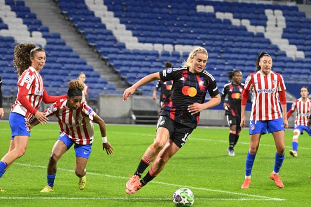 Football : OL Lyonnes v Atletico Madrid - UEFA Womens champions league Lindsey Heaps of Lyon training during the UEFA Womens champions league match between OL Lyonnes and Atletico Madrid at Groupama Stadium Decines Charpieu Lyon France on December 17, 2025 LYONFrance  Copyright: xMouradxAllilix