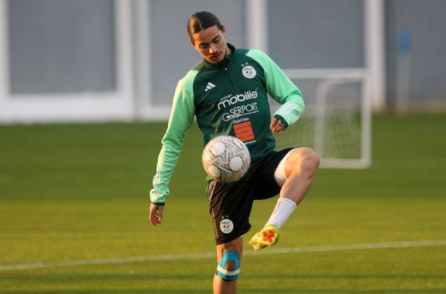 Entrainement de l equipe nationale algerienne de football en pre Anis Hadj Moussa joueur algerien, lors d Entrainement de L equipe nationale algerienne de football en preparation du Coupe d Afrique des nations au maroc 2025, a Alger en Algerie le 17 decembre 2025 (Photo By Billel Bensalem APP) Alger Algerie Copyright: xAlgeriexPressexPhotosxAPPxBillelxBensalemx xAPPx IMG_6232