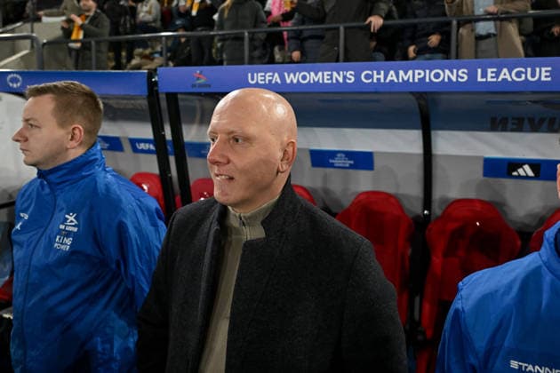 251217 OHL vs Arsenal head coach Arno Van Den Abbeel of OHL pictured during the Uefa Women™s Champions League 6th matchday in the League phase game in season 2025 - 2026 between Oud Heverlee Leuven - OHL and Arsenal FC on December 17 , 2025 in Leuven, Belgium. (Photo by David Catry Isosport) Leuven Belgium  Copyright: xDavidxCatryx 20251217DSC_2730