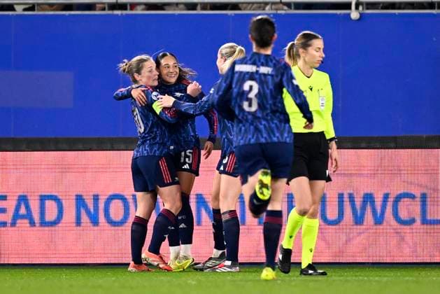OH Leuven v Arsenal - UEFA Women s Champions League LEUVEN, BELGIUM - DECEMBER 17 : Smith Olivia forward of Arsenal celebrates with the team of Arsenal after scoring a goal to make it 0-1 during the UEFA Women s Champions League 2025 26 League Phase MD6 match between OH Leuven and Arsenal on December 17, 2025 in Leuven, Belgium, 17 12 2025 Leuven Belgium  Copyright: xTomasxSiskx