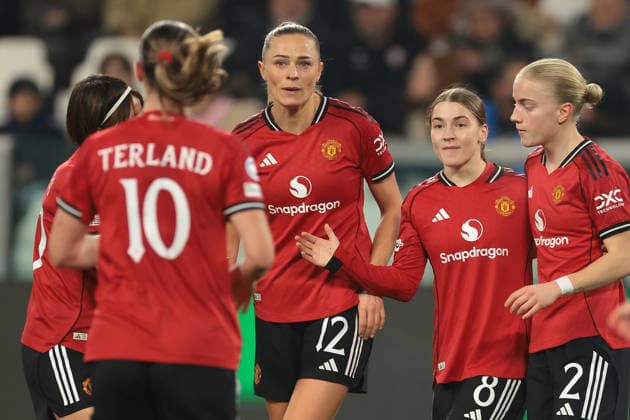Turin, Italy, 17th December 2025. Jess Park of Manchester United, ManU celebrates with team mates after scoring to give the side a 1-0 lead during the Juventus Women vs Manchester United Women UEFA Womens Champions League match at Juventus Stadium, Turin. Picture credit should read: Jonathan Moscrop Sportimage EDITORIAL USE ONLY. No use with unauthorised audio, video, data, fixture lists, club league logos or live services. Online in-match use limited to 120 images, no video emulation. No use in betting, games or single club league player publications. SPI_019_JM_JUVE_MANUTD_UWCL SPI-4364-0019