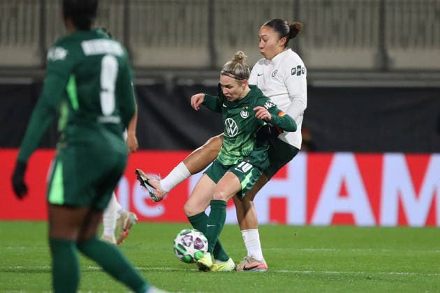 VfL vs Chelsea, CL Women Wolfsburg, 17 12 2025, FOOTBALL VfL Wolfsburg vs FC Chelsea, Champions League Women, Season 2025 26 Svenja Huth VfL Wolfsburg , Lauren James Chelsea Wolfsburg